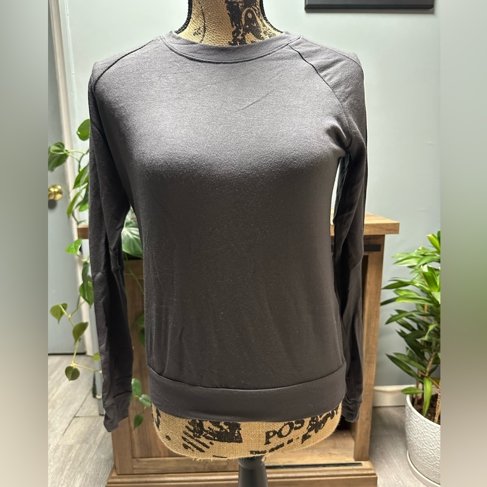 Laila Jayde lightweight dark gray sweatshirt. NWT. Size small petite.